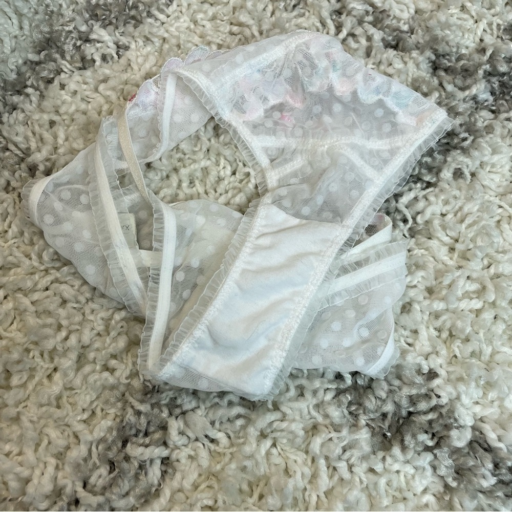 NWOT FOR LOVE & LEMONS High Waisted Floral Outline Panty White XXS - Picture 11 of 11